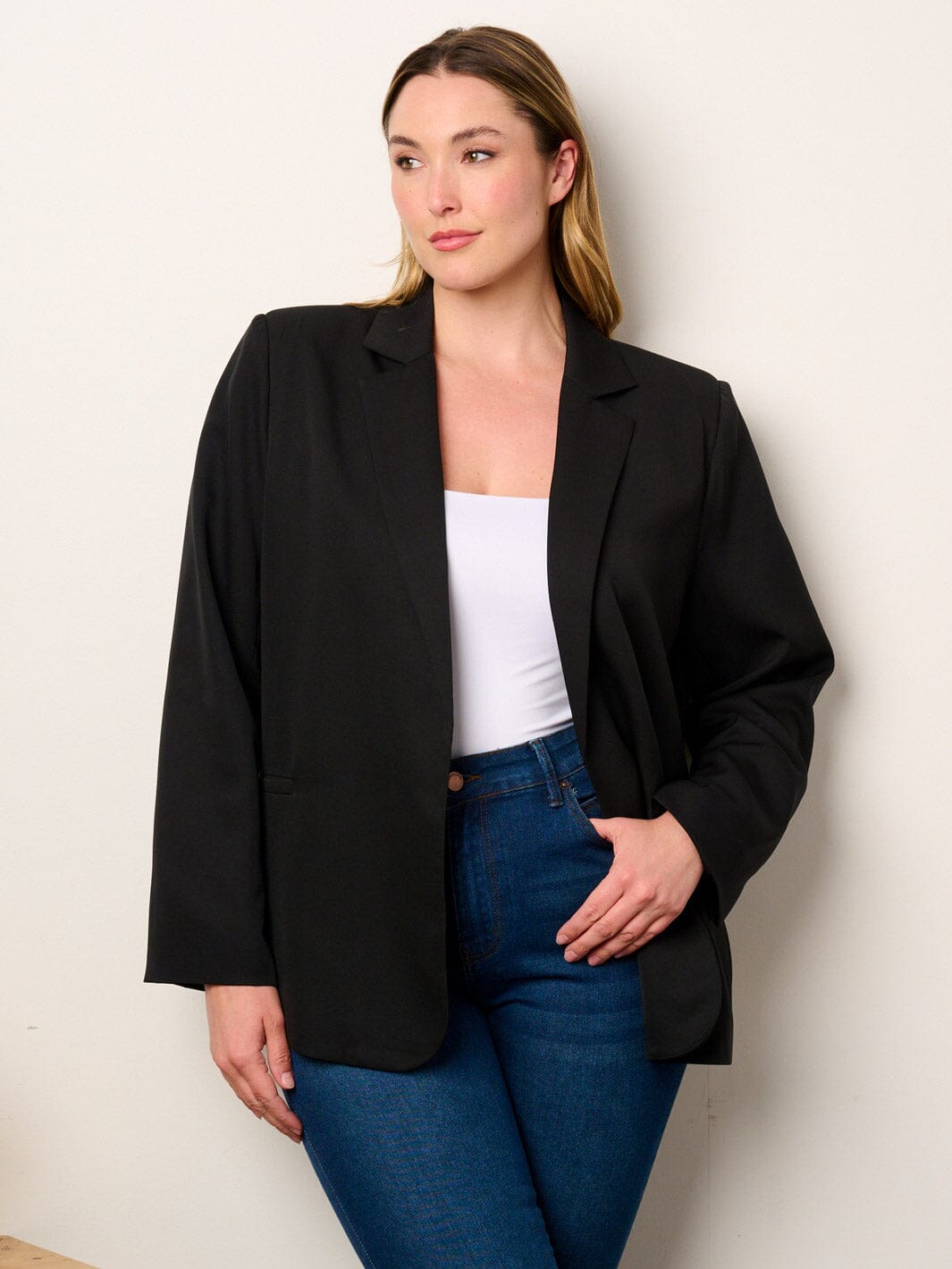 PLUS SIZE LONG SLEEVE OPEN FRONT FRONT POCKETS BLAZER