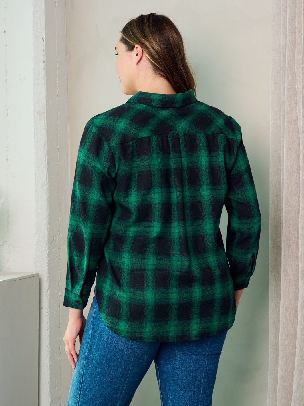 PLUS SIZE LONG SLEEVE BUTTON UP PLAID TOP