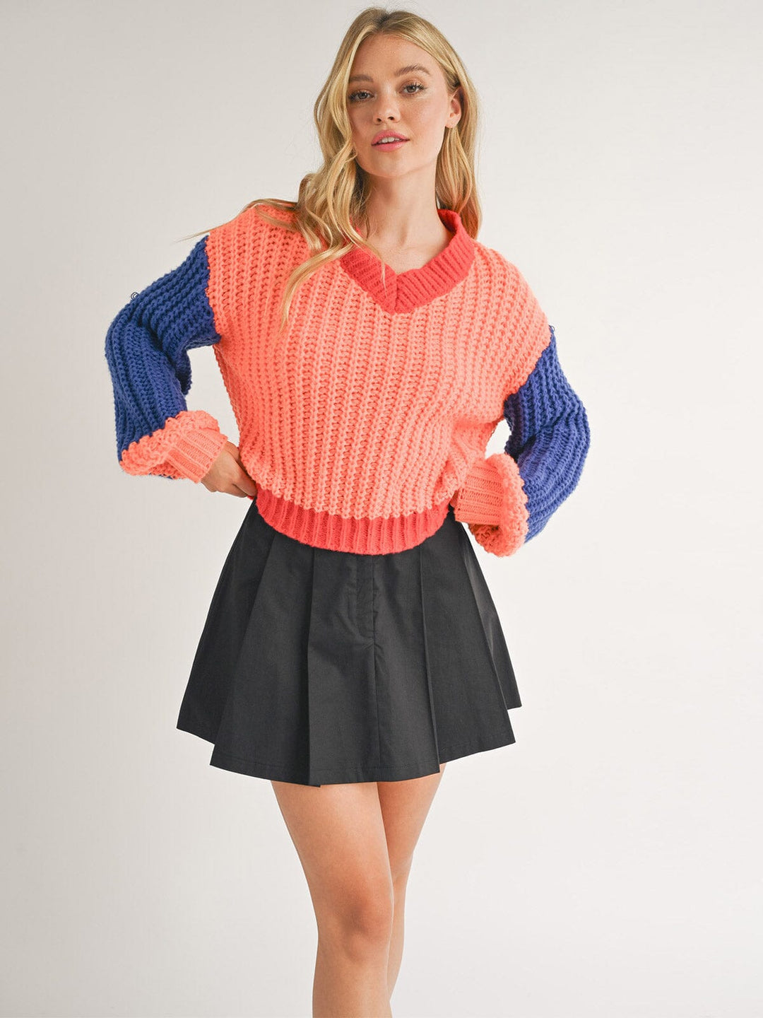 WOMEN'S LONG SLEEVE V-NECK COLORBLOCK PULLOVER SWEATER