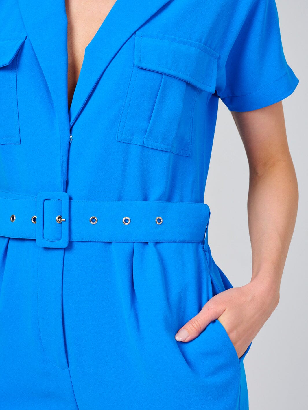 WOMEN'S SHORT SLEEVE BUTTON CLOSURE POCKETS BELTED JUMPSUIT