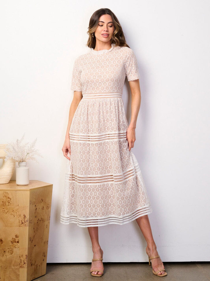 WOMEN'S SHORT SLEEVE MOCK NECK LACE TIERED MAXI DRESS