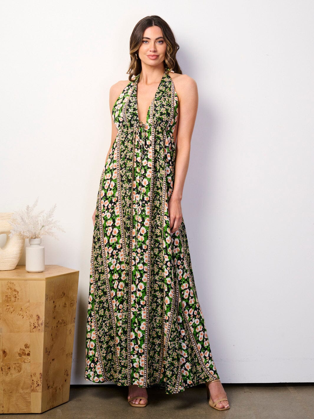 WOMEN'S SLEEVELESS BACKLESS V-NECK FLORAL MAXI DRESS