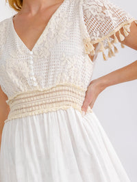 WOMEN'S SHORT SLEEVE V-NECK TIERED CROCHET LACE MAXI DRESS