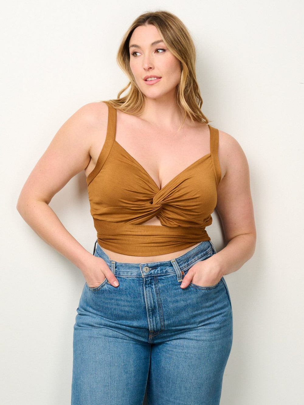 PLUS SIZE SLEEVELESS V-NECK SELF TIE CROP TOP