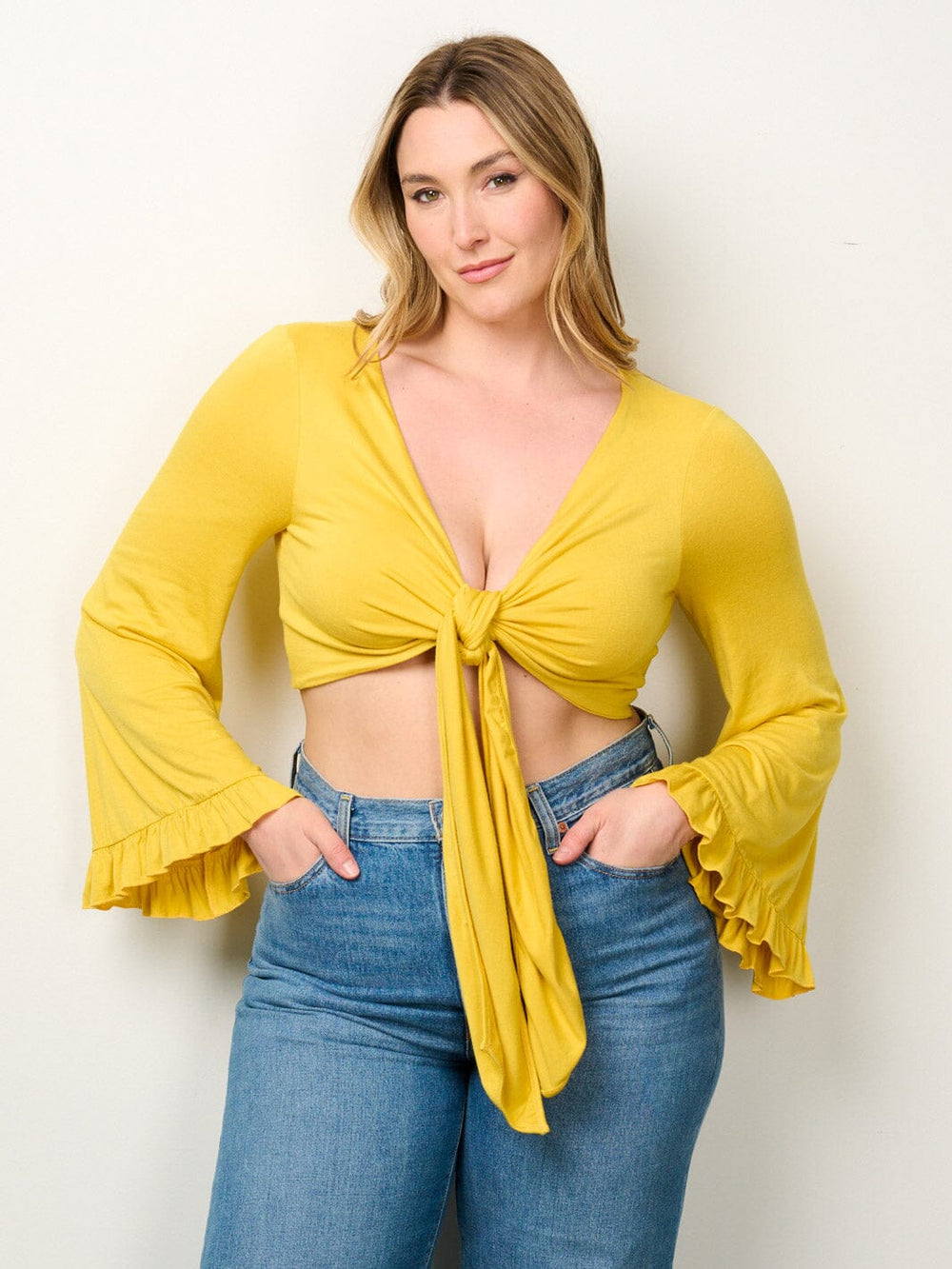 PLUS SIZE LONG SLEEVE FRON TIE CROP TOP