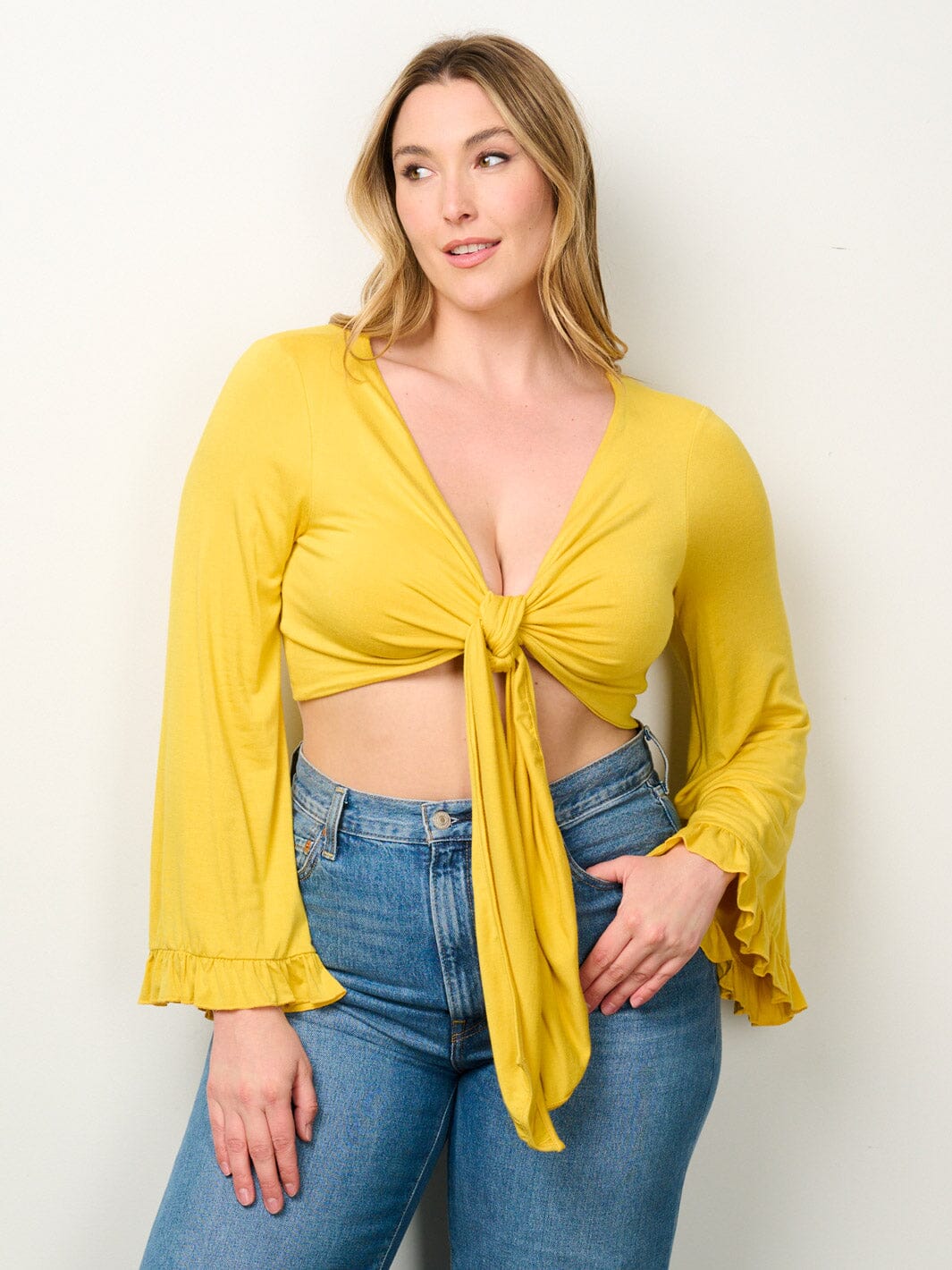 PLUS SIZE LONG SLEEVE FRON TIE CROP TOP