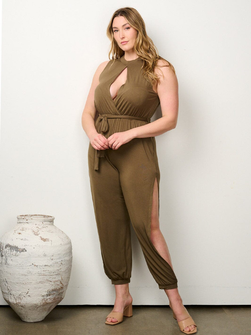 PLUS SIZE SLEEVELESS FRONT KEY HOLE SIDE SLIT JUMPSUIT