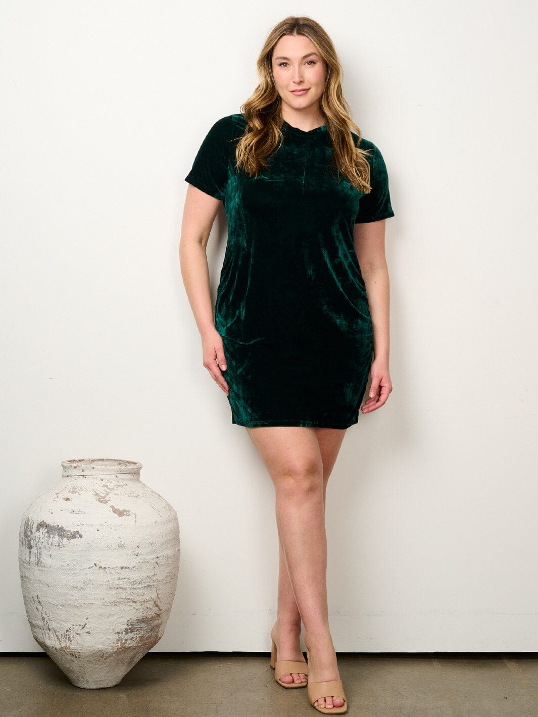 PLUS SIZE SHORT SLEEVE FRONT MOCK NECK SIDE RUCHED BODYCON MINI DRESS