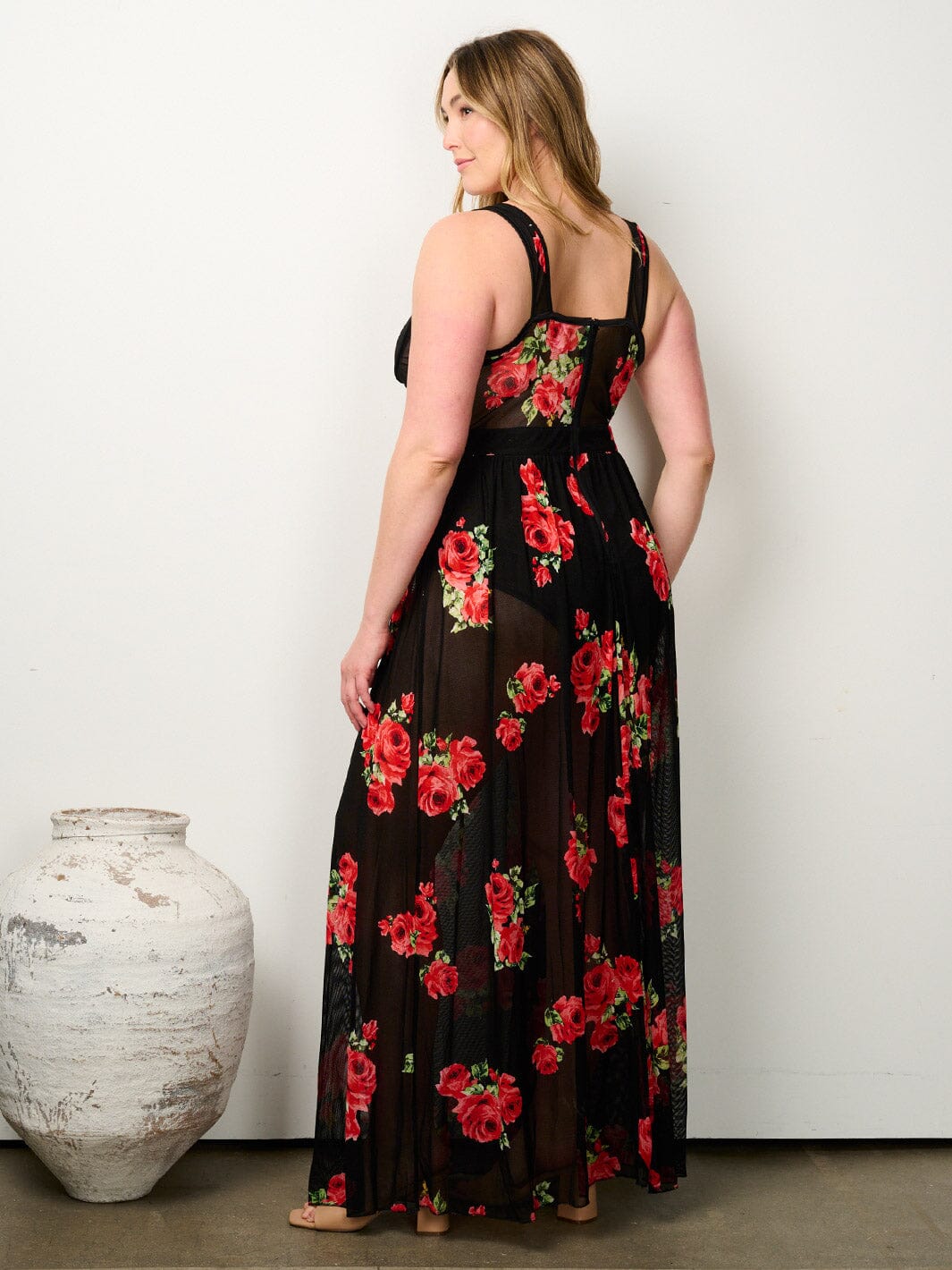 PLUS SIZE SLEEVELESS FLORAL MAXI DRESS