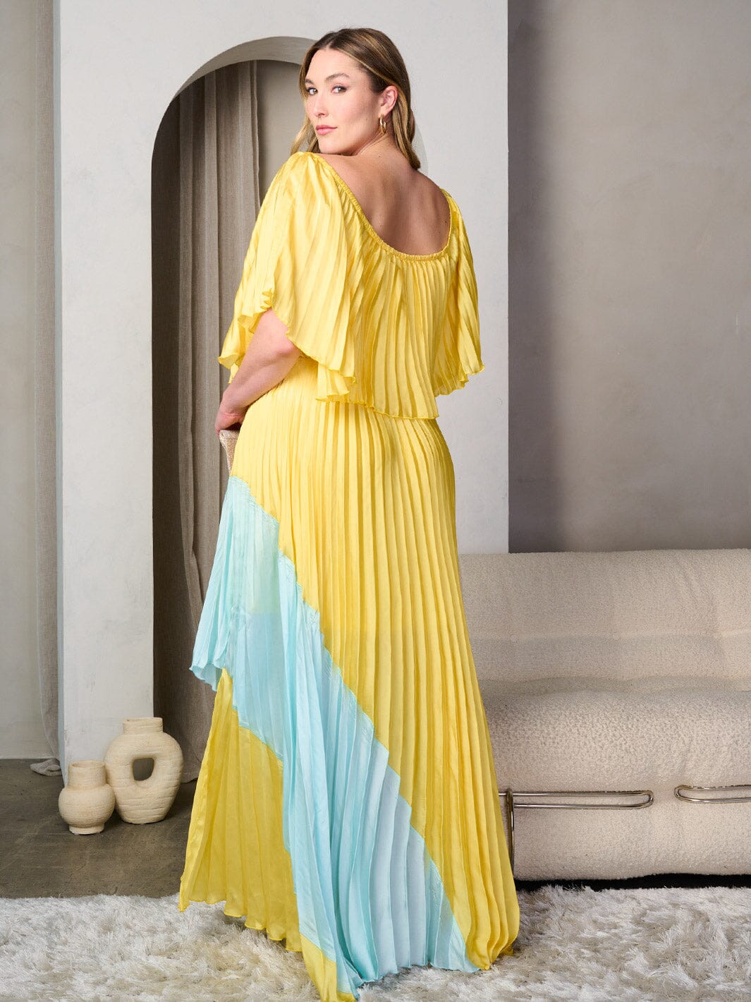 PLUS SIZE SHORT SLEEVE RUFFLE PLEATED COLORBLOCK MAXI DRESS