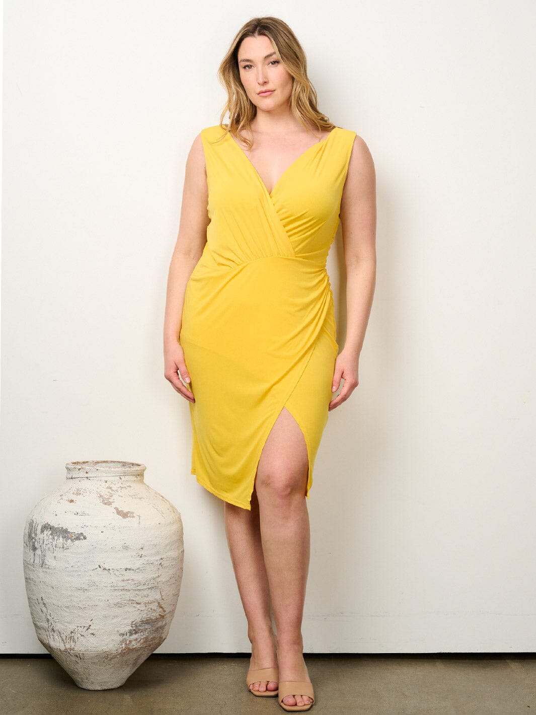 PLUS SIZE SLEEVELESS SURPLICE SLIT BODYCON MINI DRESS
