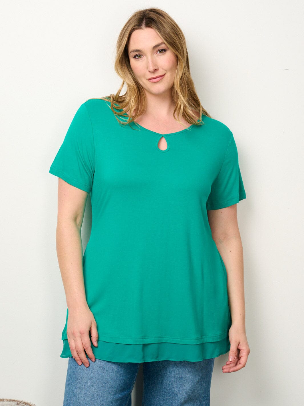 PLUS SIZE SHORT SLEEVE FRONT KEY HOLE TUNIC TOP