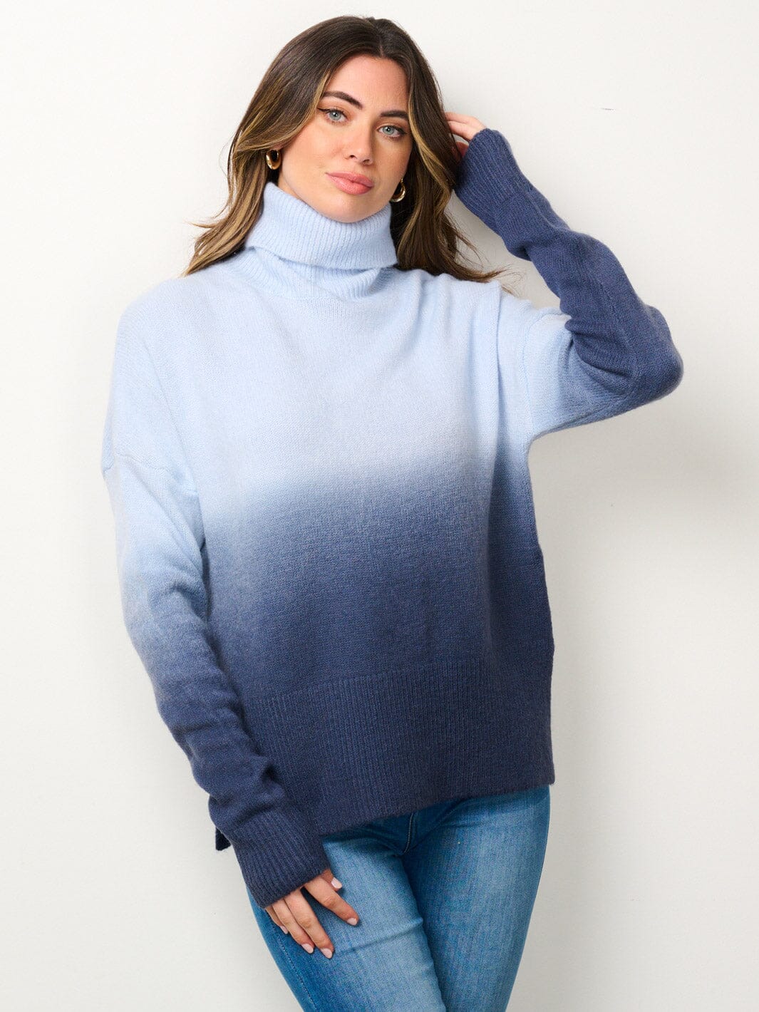 WOMEN'S LONG SLEEVE TURTLE NECK COLORBLOCK SWEATER