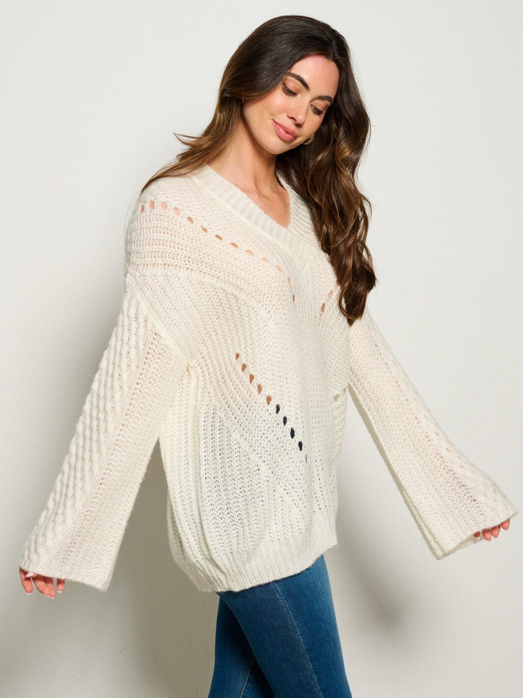 WOMEN'S LONG BELL SLEEVES V-NECK KNIT PULLOVER SWEATER