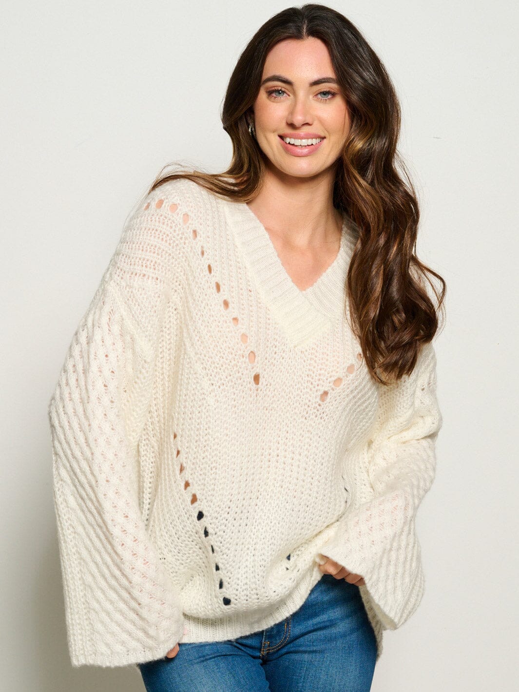 WOMEN'S LONG BELL SLEEVES V-NECK KNIT PULLOVER SWEATER