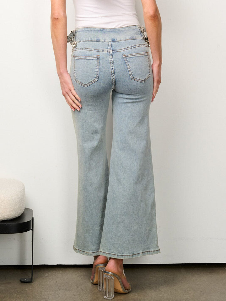 WOMEN'S BUTTON CLOSURE SIDE BELT DETAILED DENIM PANTS