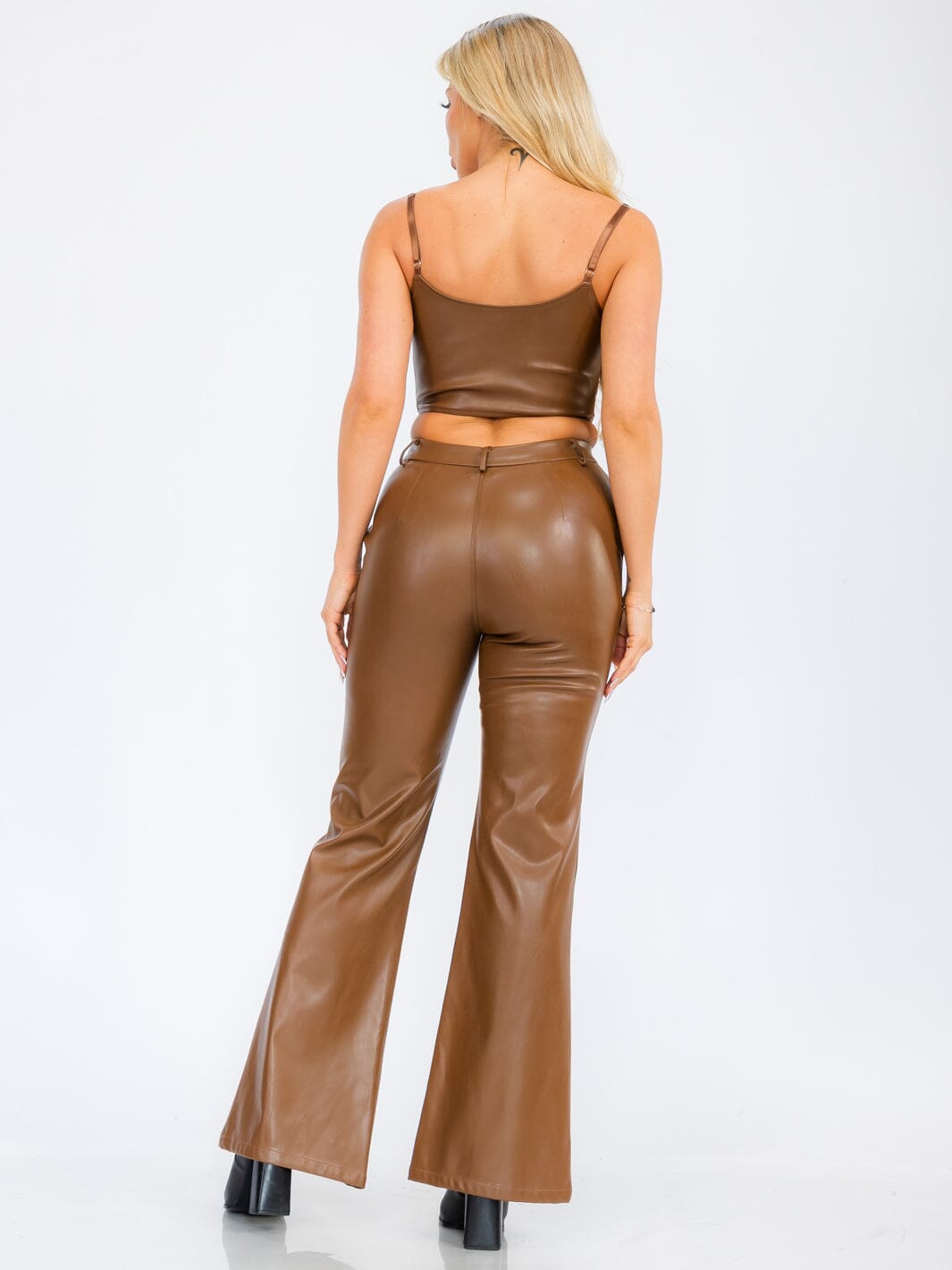 WOMEN'S SLEEVELESS BUTTON CLOSURE PU PLEATHER CROP TOP