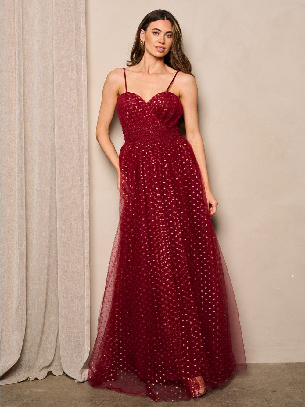 WOMEN'S SLEEVELESS V-NECK SHIMMER EMBROIDERY MAXI DRESS