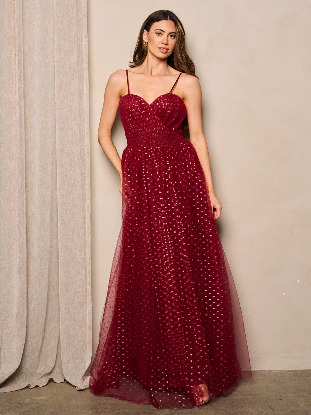WOMEN'S SLEEVELESS V-NECK SHIMMER EMBROIDERY MAXI DRESS