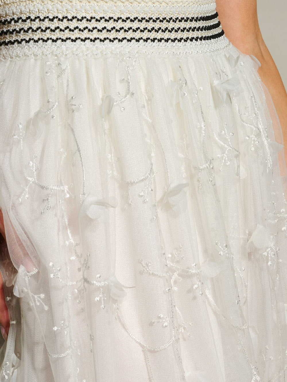 WOMEN'S ELASTIC WAIST EMBROIDERY FLOWER DETAILED MIDI SKIRT