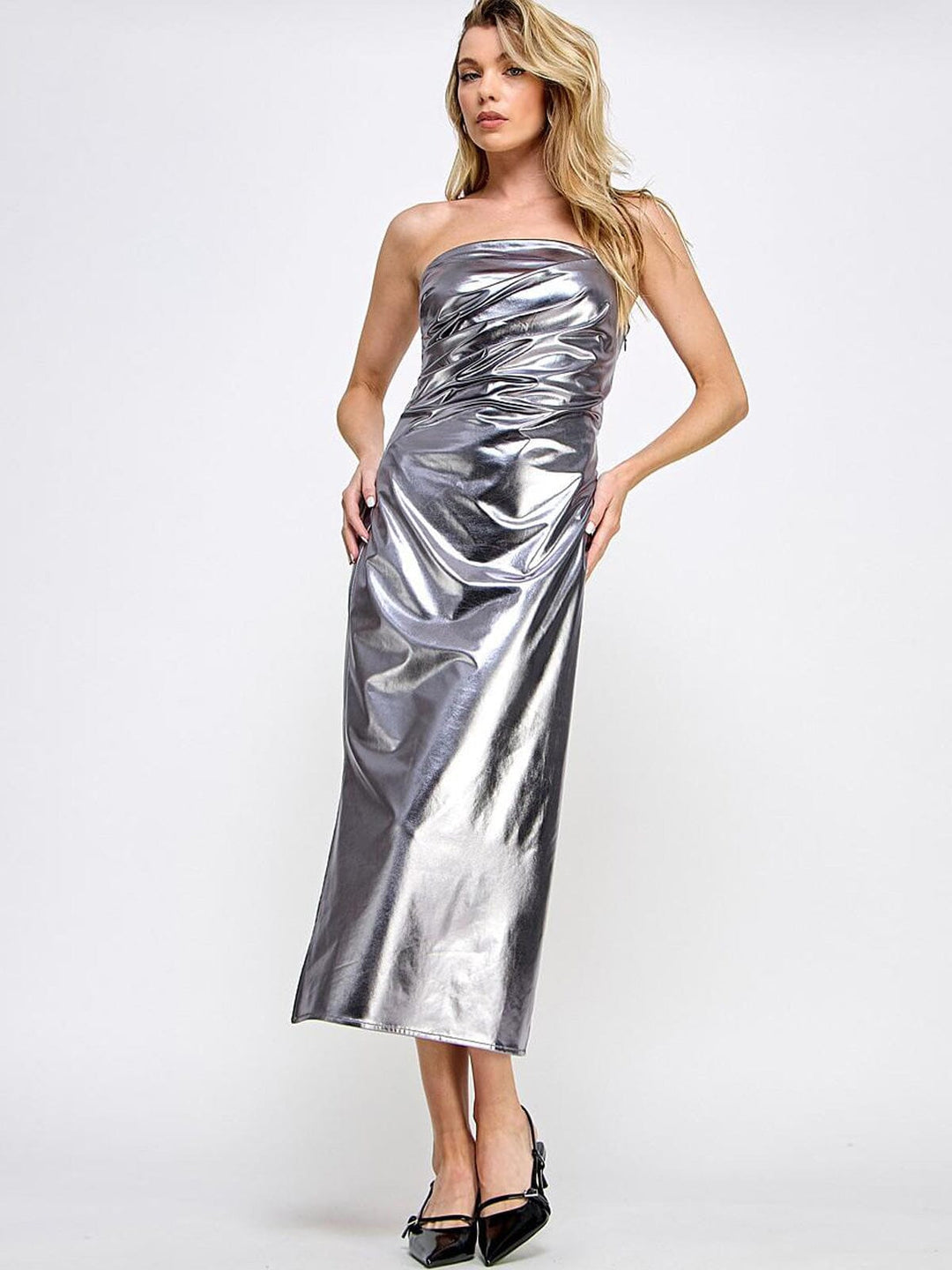 WOMEN'S SLEEVELESS RUCHED METALLIC MAXI DRESS