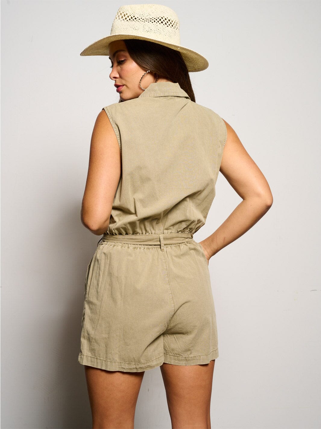 WOMEN'S SLEEVELESS BUTTON UP SELF TIE POCKETS ROMPER