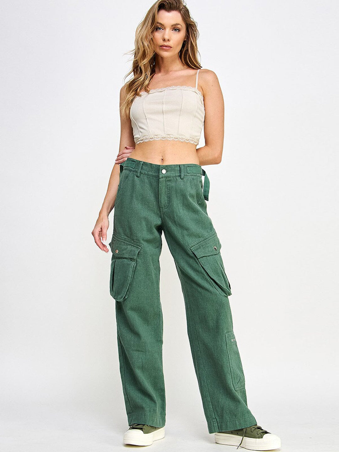 WOMEN'S BUTTON CLOSURE CARGO POCKETS WIDE LEG PANTS