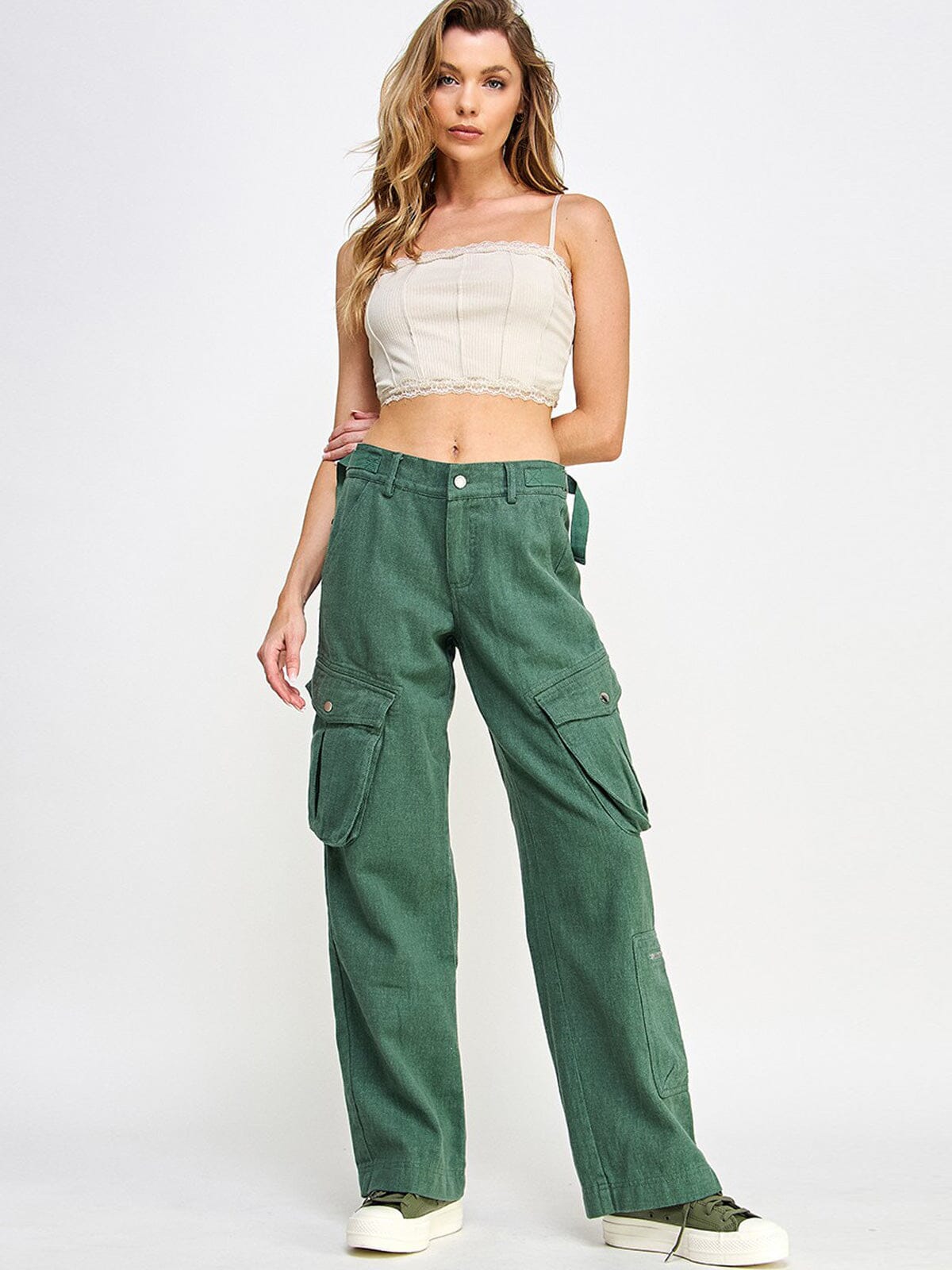 WOMEN'S BUTTON CLOSURE CARGO POCKETS WIDE LEG PANTS