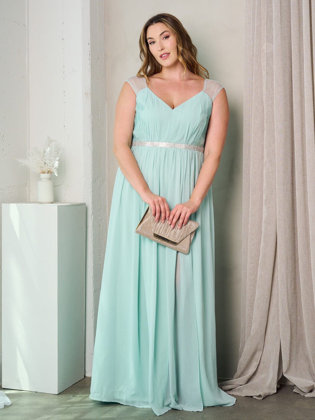 PLUS SIZE SLEEVELESS V-NECK PLEATED MAXI GOWN DRESS