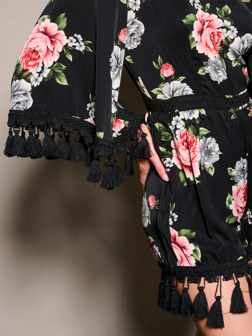 WOMEN'S 3/4 SLEEVES OPEN BACK TASSEL FLORAL ROMPER