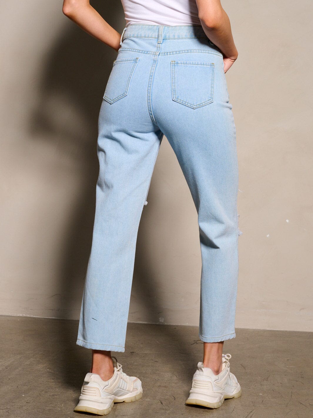 WOMEN'S BUTTON CLOSURE GRAPHIC DISTRESS DENIM PANTS