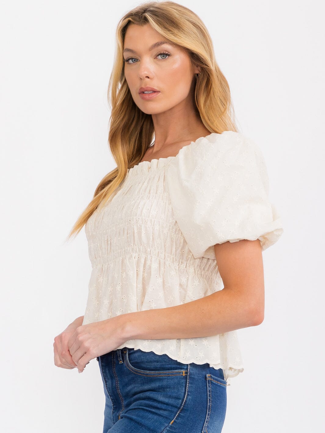 WOMEN'S SHORT PUFF SLEEVE SMOCK EYELET DETAILED PEPLUM TOP