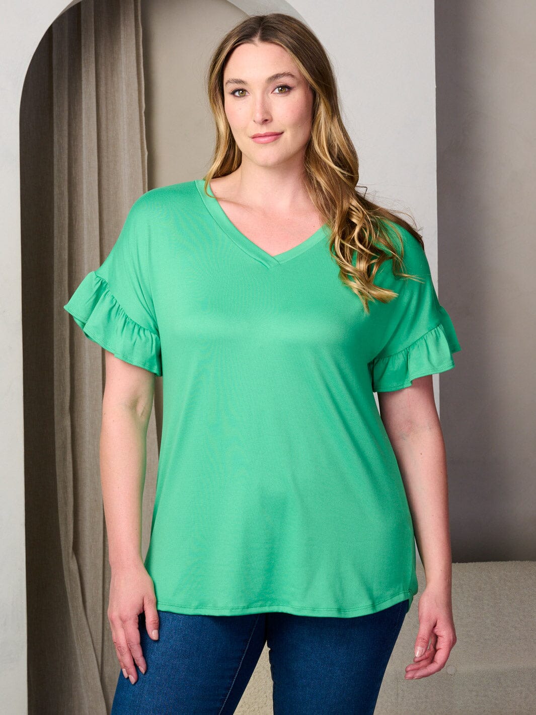 PLUS SIZE SHORT SLEEVE V-NECK TUNIC TOP