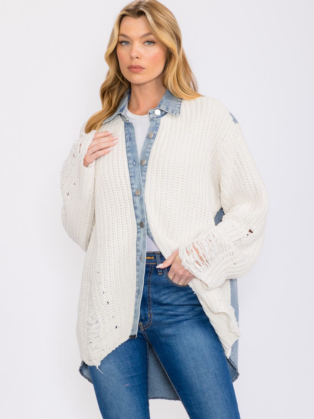 WOMEN'S LONG SLEEVE BUTTON CLOSURE KNIT DENIM CONTRAST DISTRESS JACKET