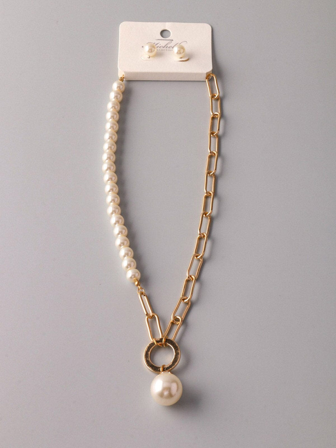 WOMEN'S PEARL EARRINGS & NECKLACE SET