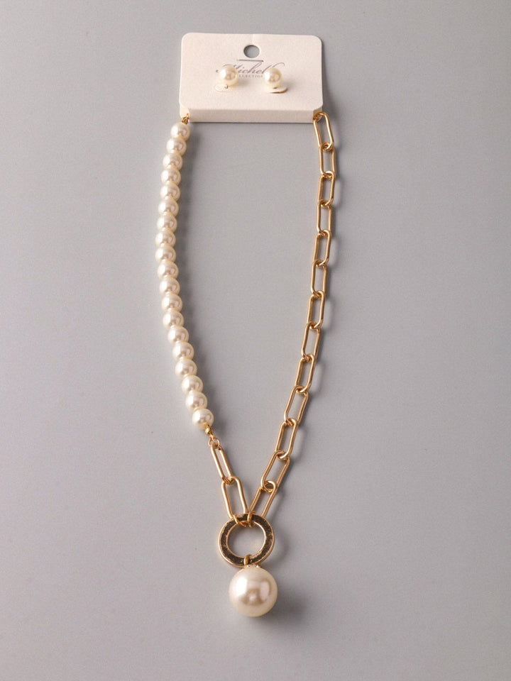 WOMEN'S PEARL EARRINGS & NECKLACE SET