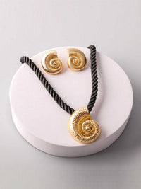 FASHION SEA SHELL PENDANT EARRINGS & NECKLACE SET