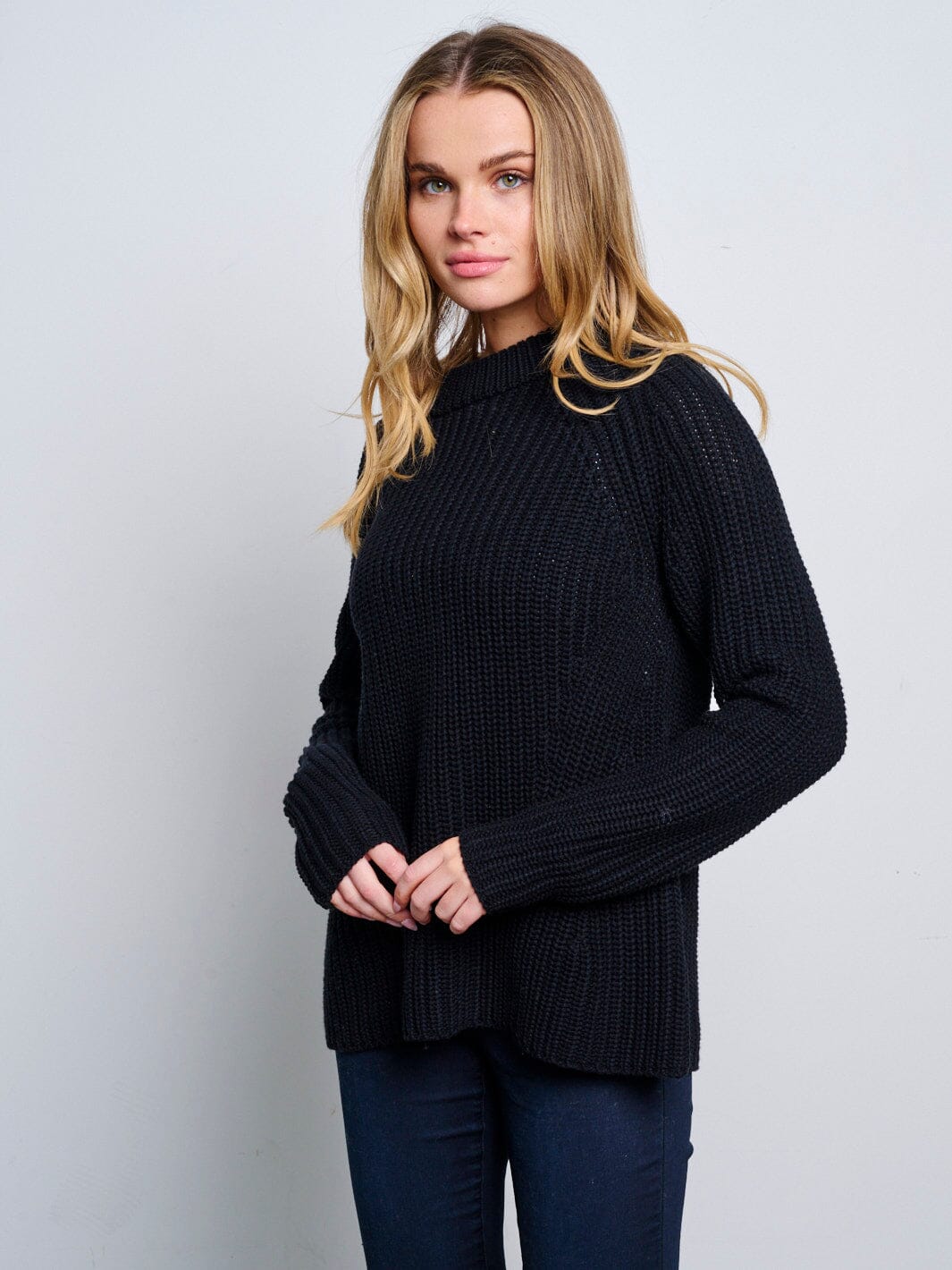 WOMEN'S LONG SLEEVE KNITTED PULLOVER SWEATER