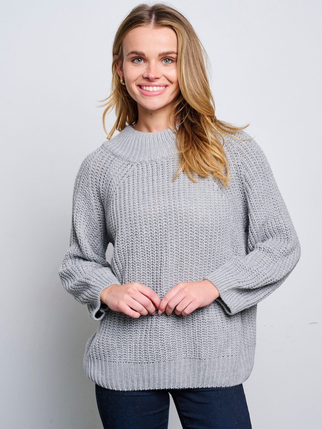 WOMEN'S LONG SLEEVE KNITTED PULLOVER SWEATER