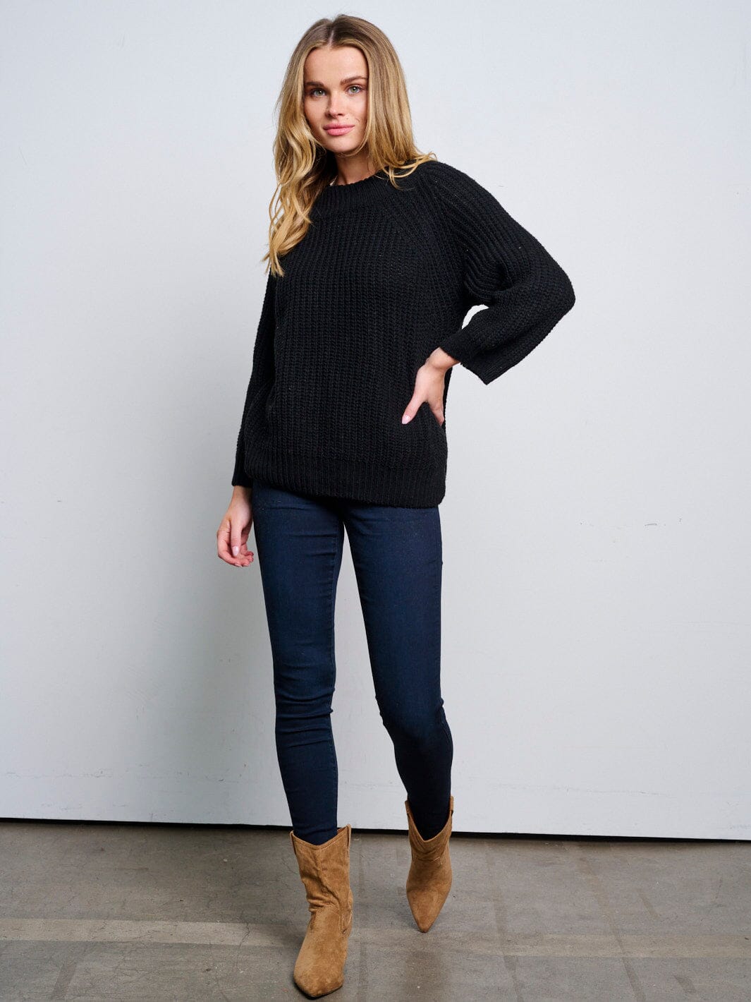 WOMEN'S LONG SLEEVE KNITTED PULLOVER SWEATER