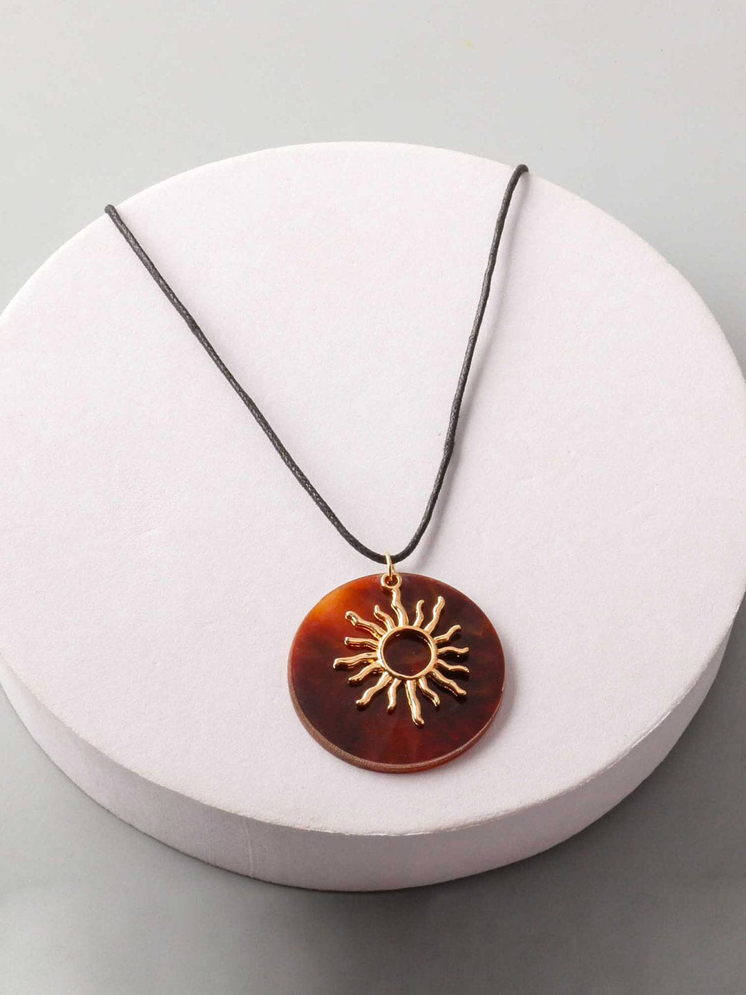 FASHION SUN PENDANT NECKLACE