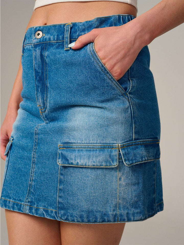 WOMEN'S BUTTON CLOSURE POCKETS WASHED DENIM MINI SKIRT