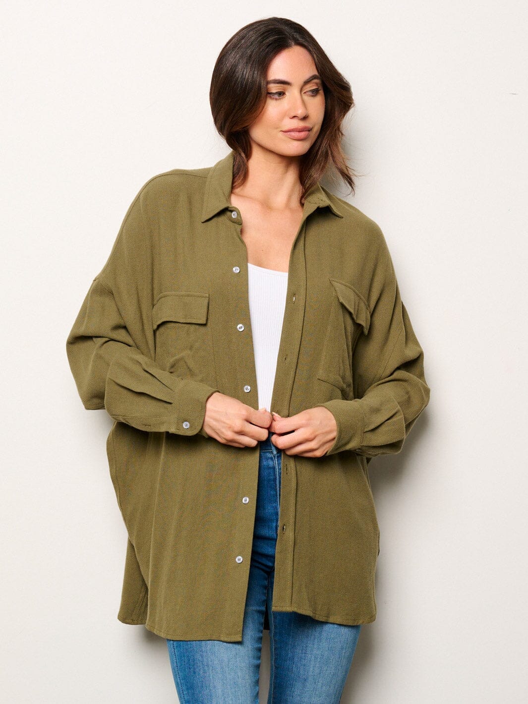WOMEN'S LONG SLEEVE BUTTON UP FRONT POCKETS OVERSIZED SHIRT