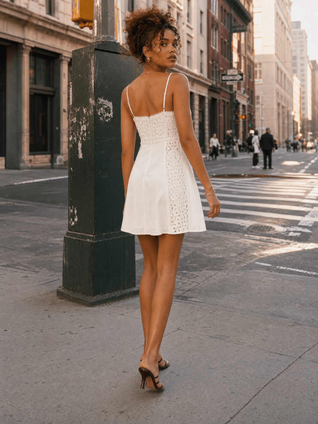 WOMEN'S SLEEVELESS FIT & FLARE CROCHET CONTRAST MINI DRESS