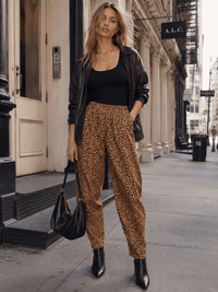 WOMEN'S ELASTIC WAIST FRONT POCKETS STRAIGHT LEG ANIMAL PRINT PANTS