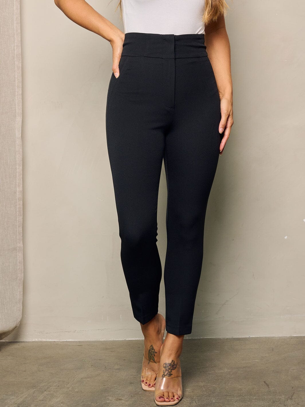 WOMEN'S ZIP UP CLOSURE SKINNY LEG PANTS