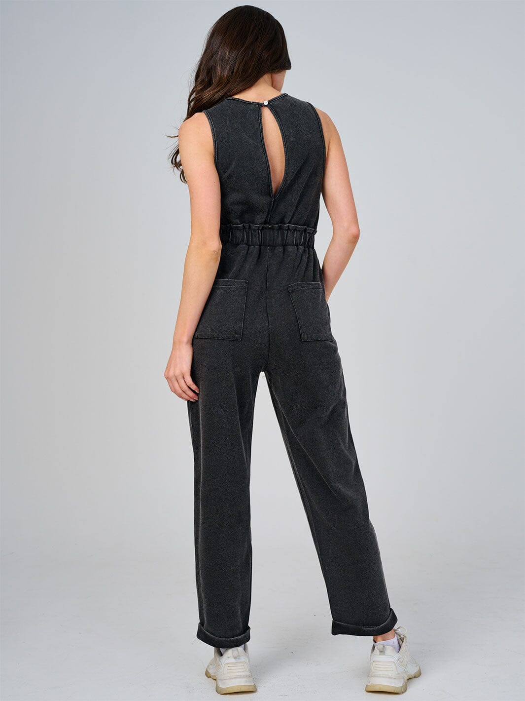 WOMEN'S SLEEVELESS ELASTIC WAIST FRONT POCKETS WASHED JUMPSUIT