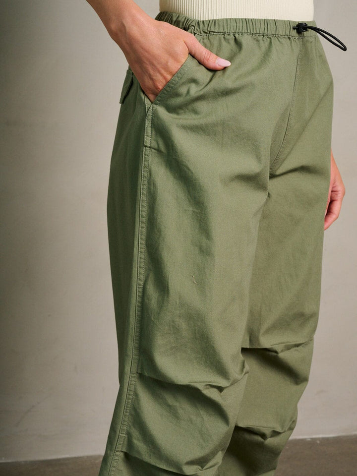 WOMEN'S ELASTIC WAIST POCKETS JOGGER PANTS
