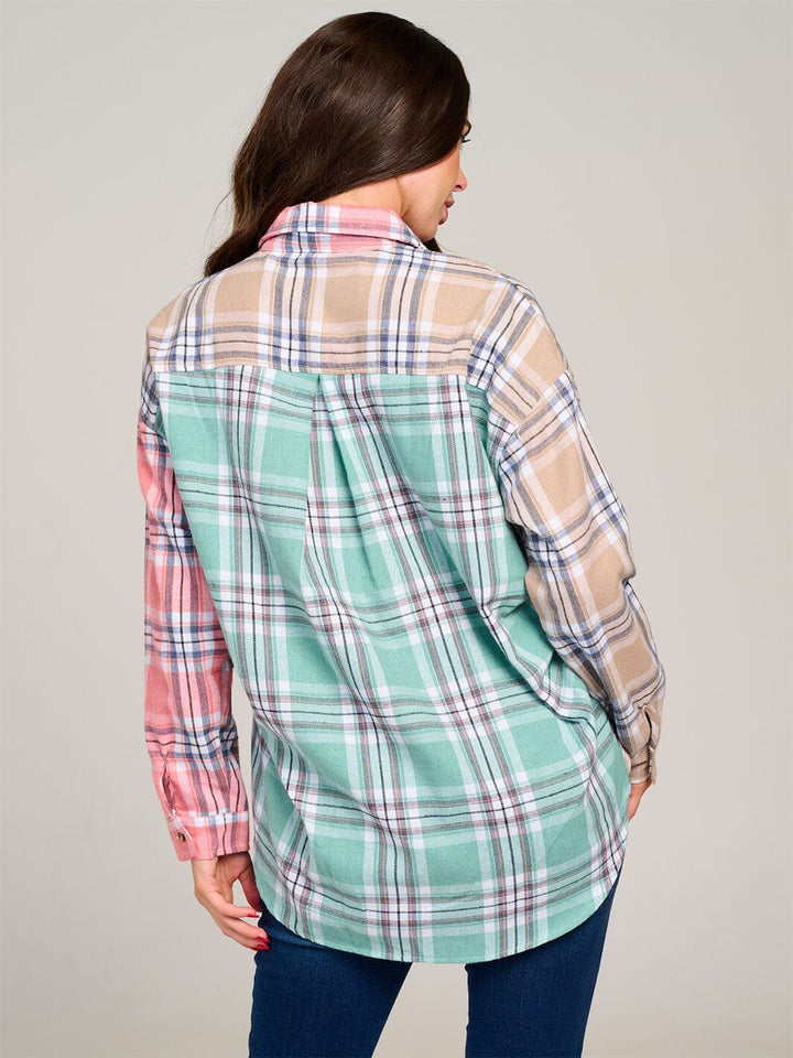 WOMEN'S LONG SLEEVE HIGH-LOW BUTTON UP COLORBLOCK PLAID SHIRT