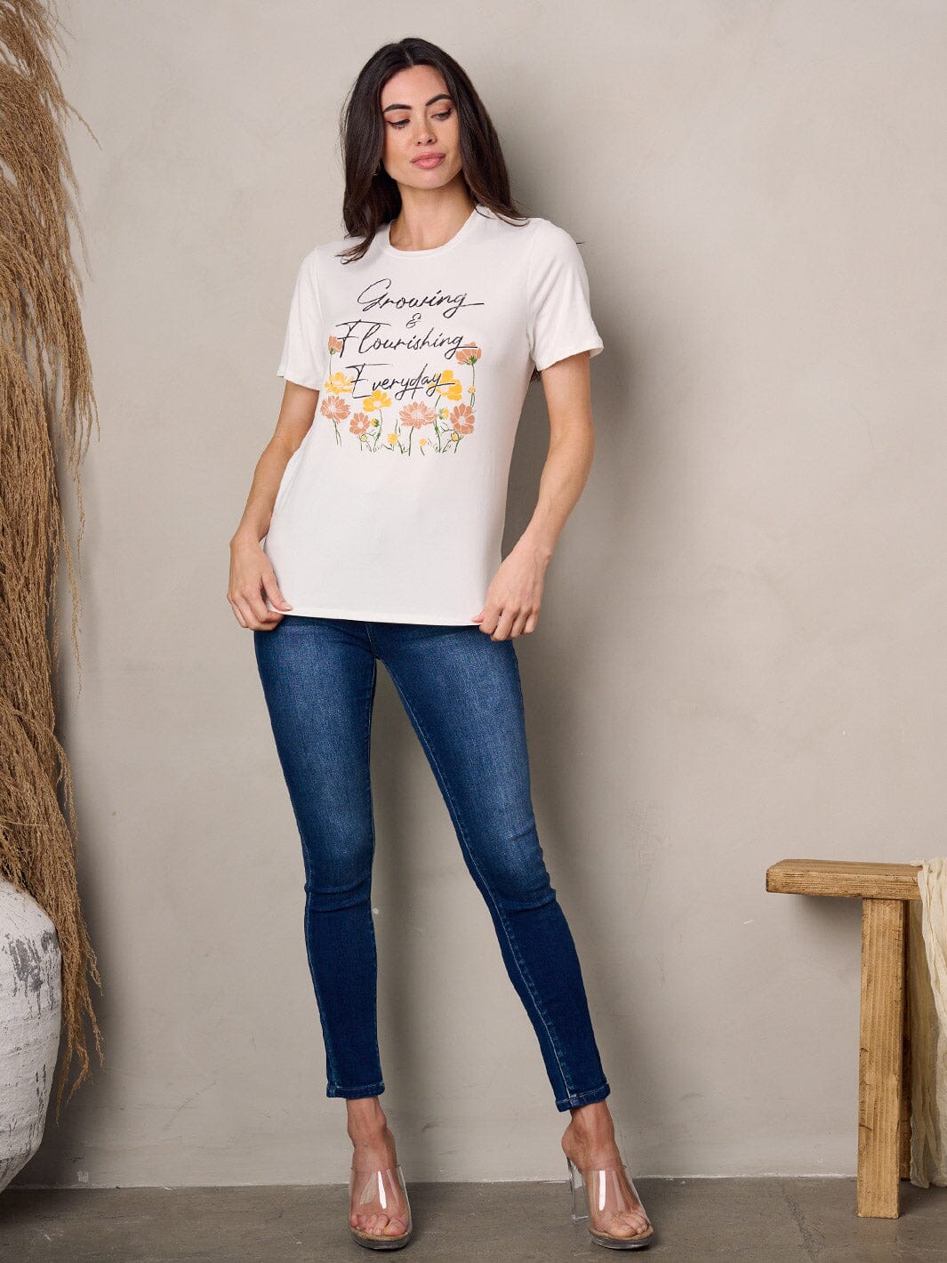 WOMEN'S SHORT SLEEVE GRAPHIC TOP